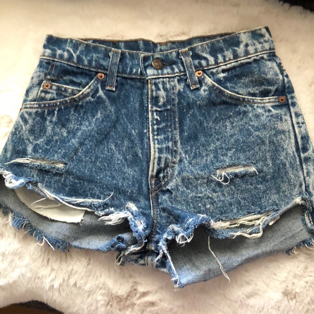 Vintage High Wasted Levi Cuttoff Shorts